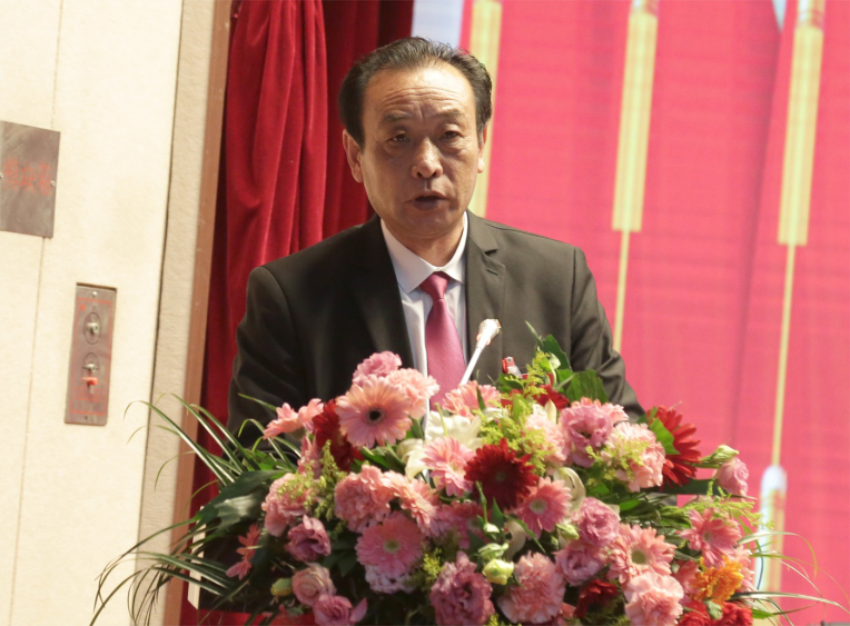 新利平台客服第一届党委班子选举大会---宝润实业集团党委常委、纪委副书记郑军同志作纪委工作报告